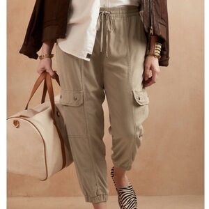 NWT BANANA REPUBLIC SOFT DRAWSTRING CARGO JOGGER PANT - COOL TAUPE - S TALL
